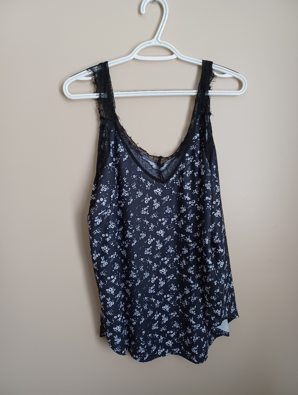 Women's Size 2XL Black And White Floral Polyester Spandex‎ Tank Top Shirt
